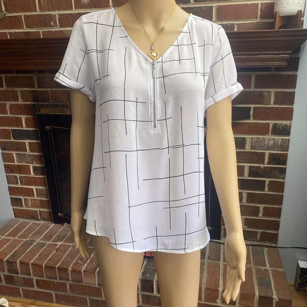 APART.9 Women’s  Top T-Shirt Size S Short Sleeve Patterned‎ KOHL’S White Zip New